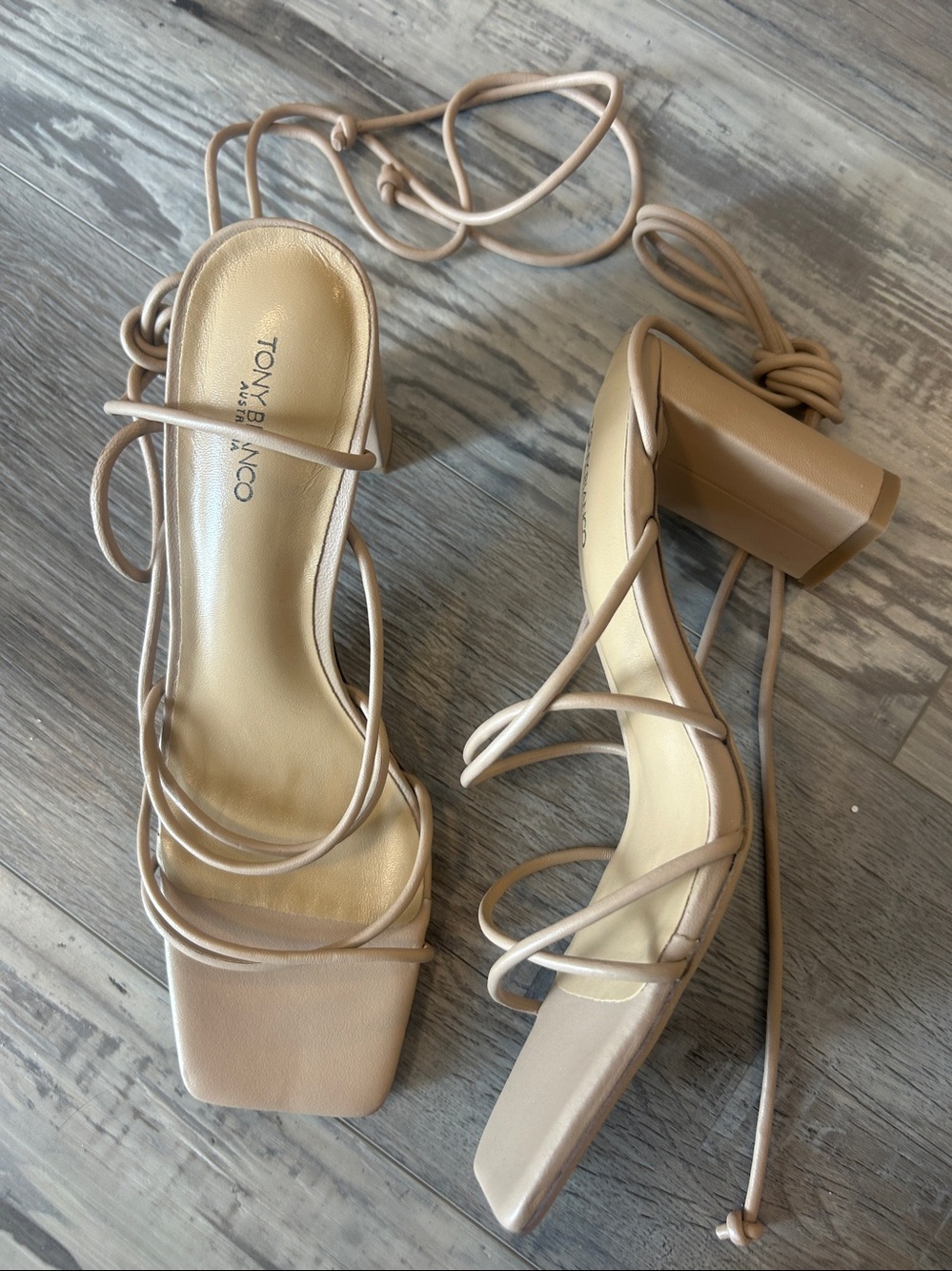 Tony Bianco Carlie, Size 7.5 - Picture 6 of 6